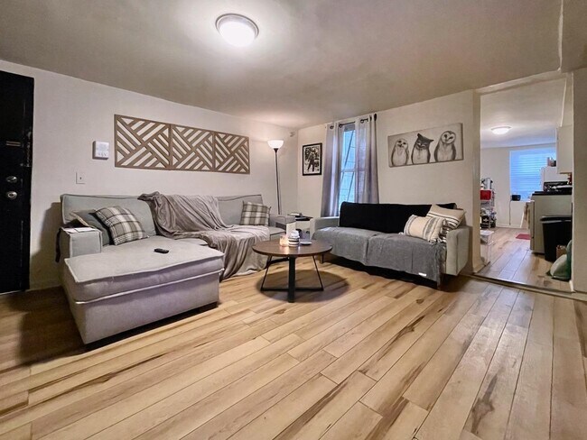 Building Photo - 209 Ogden Ave.