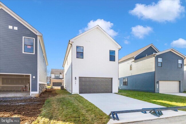 Building Photo - 461 Hanson St