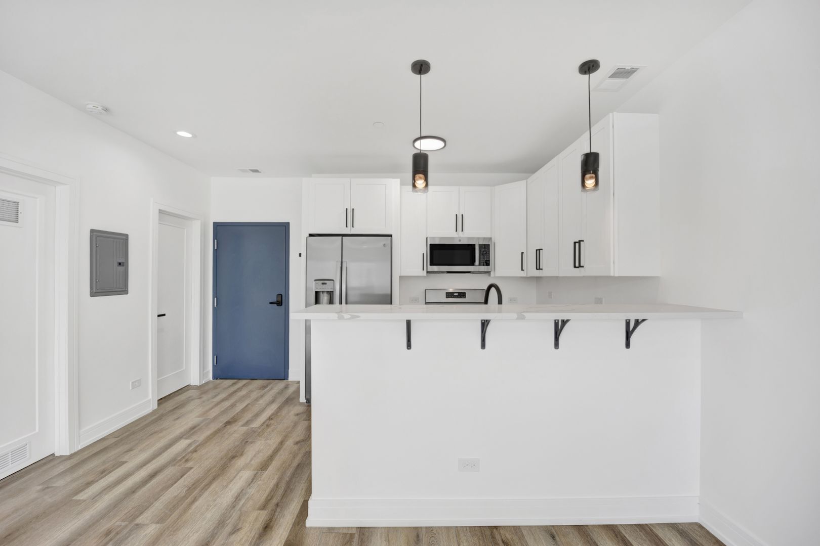 Building Photo - 4350 W Lawrence Ave