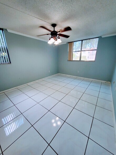 Master Bedroom - 1820 N Lauderdale Ave