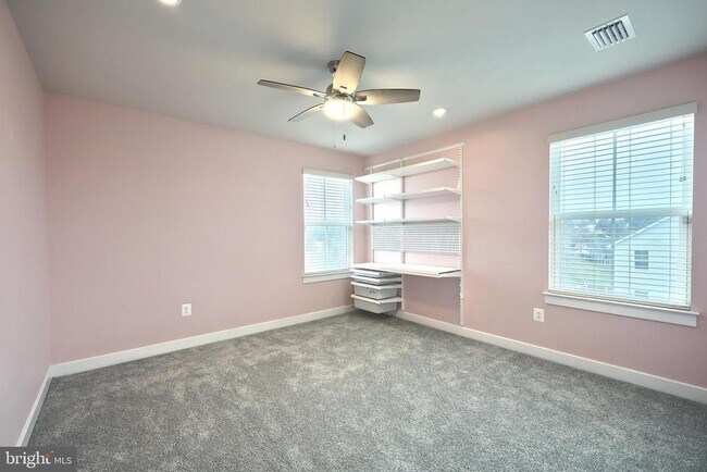 Building Photo - 12 Ervin Dr