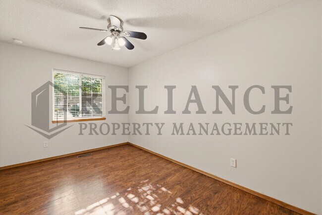Building Photo - 2770 N Parkridge Ct