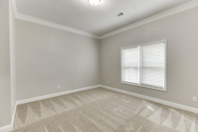Building Photo - 9345 Riverclub Pkwy