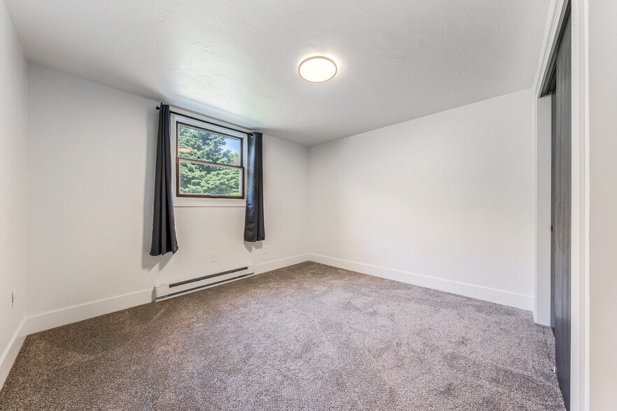 Building Photo - 1000 W McKinley Ave