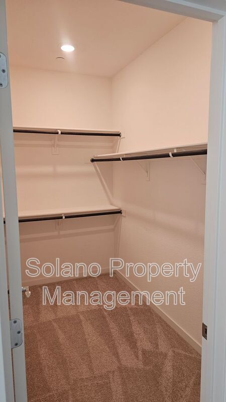 Building Photo - 1317 Essence Ln