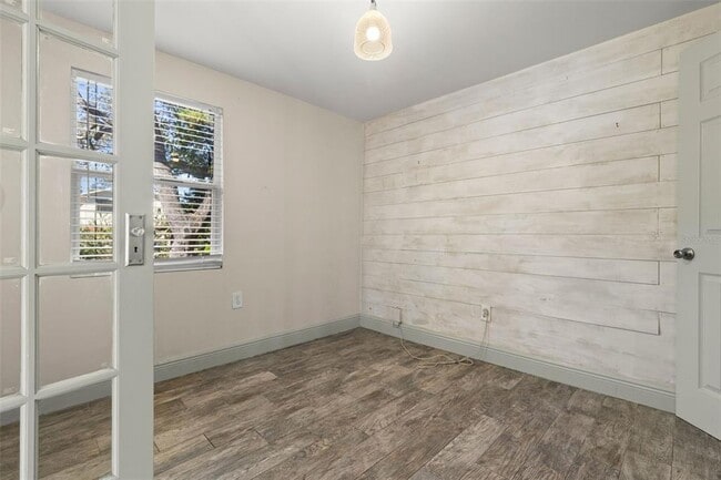 Building Photo - 8507 Claonia St