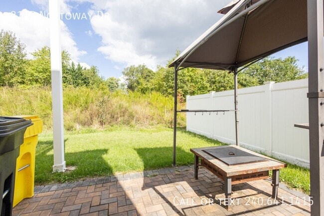Building Photo - 2112 Nottoway Dr