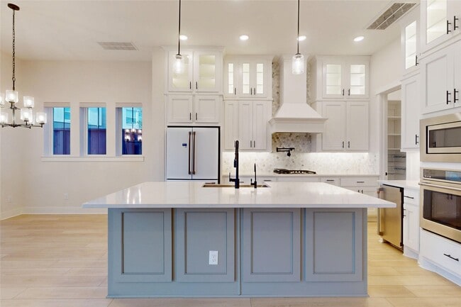 Building Photo - 3113 Somerset Levens Ln