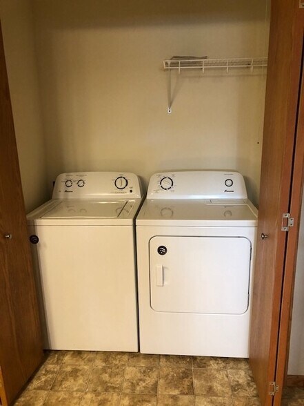 Building Photo - 108 Paradise Cir