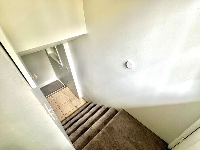Building Photo - Reed Neighborhood Beautifully Renovated 3-...