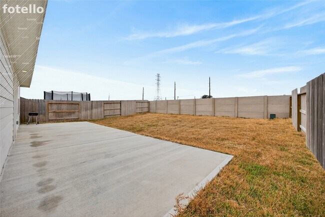 Building Photo - 6523 Water Oak Grn Ln