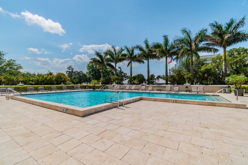 Building Photo - 3301 Bayshore Blvd
