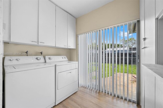 Building Photo - 1840 SW 63rd Ave