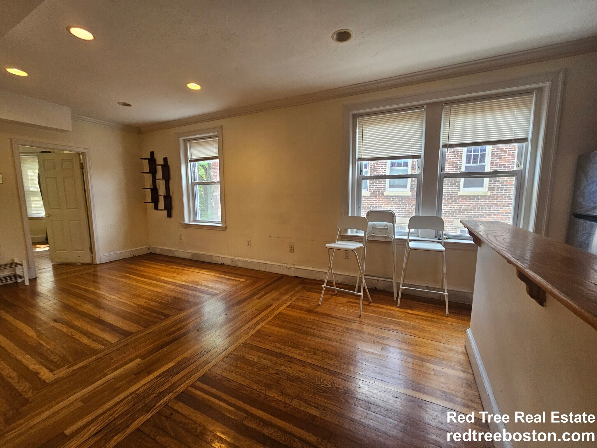 Building Photo - 73 Thatcher St