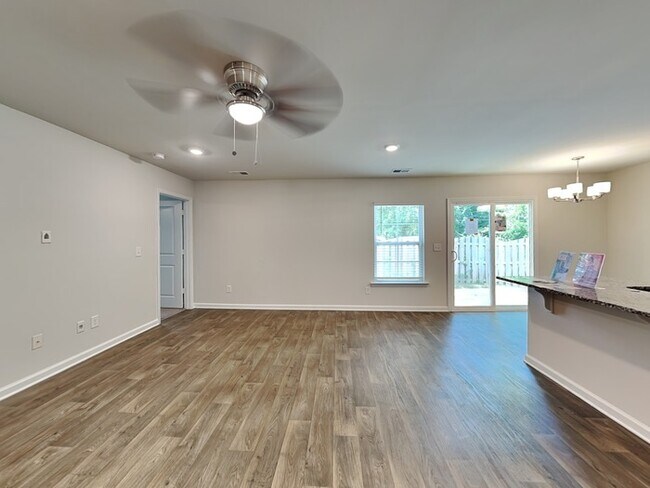 Building Photo - Apply today! Near Ft Jackson, Shaw AFBase!
