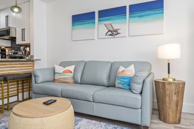 Building Photo - 775 Gulf Shore Dr