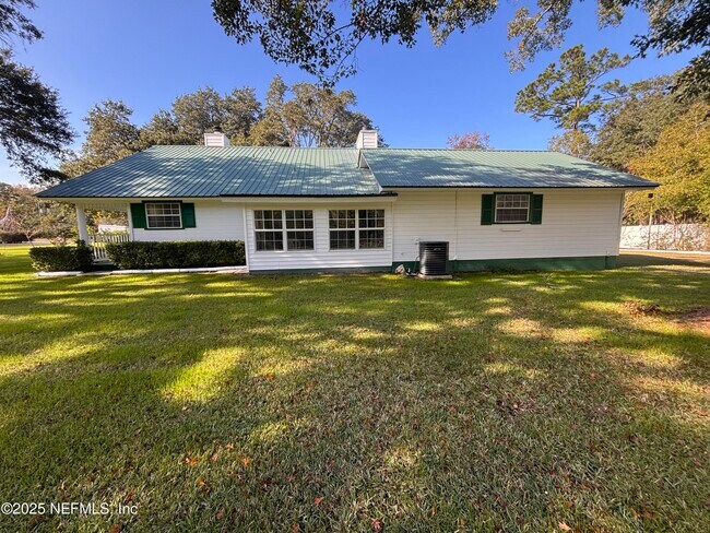 Building Photo - 15813 Butch Baine Dr