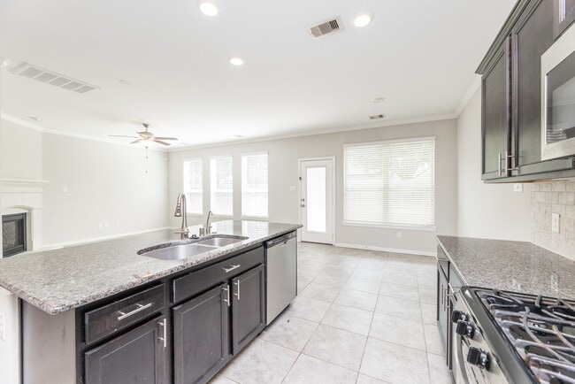 Building Photo - 18119 Tall Chestnut St