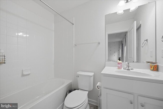 Building Photo - 12260 Haydon Pl
