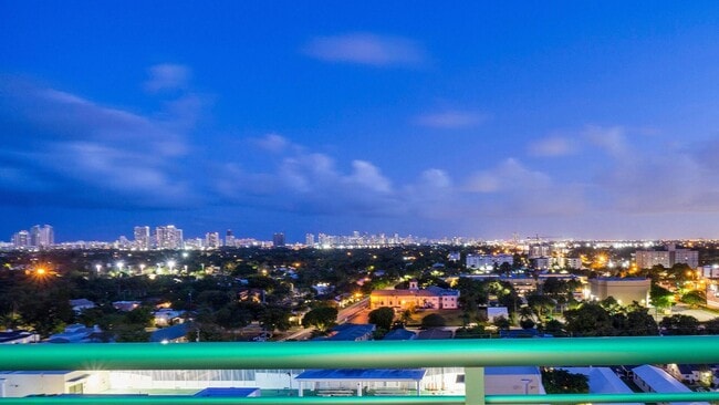 Building Photo - 1720 Harrison St