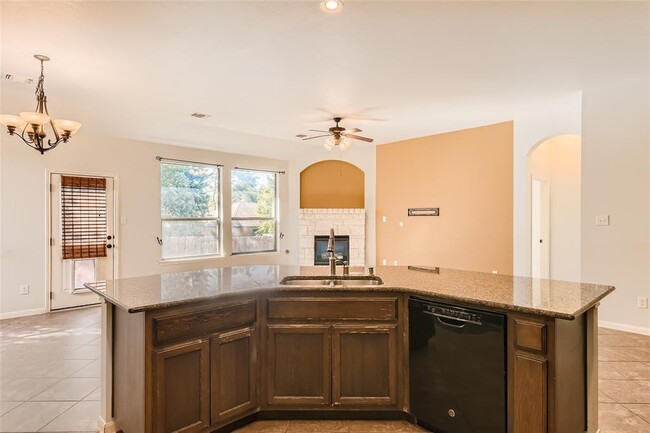 Building Photo - 290 Maeves Way