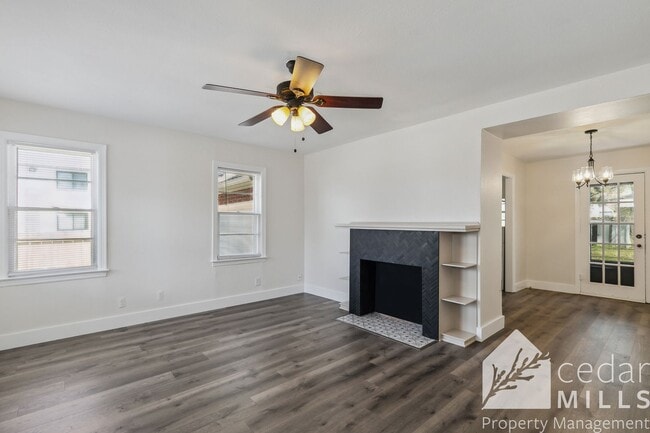Building Photo - GORGEOUS Sleepy Hollow Home!!!!!