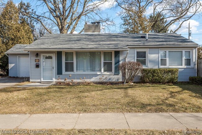 Building Photo - 1610 Yosemite Blvd