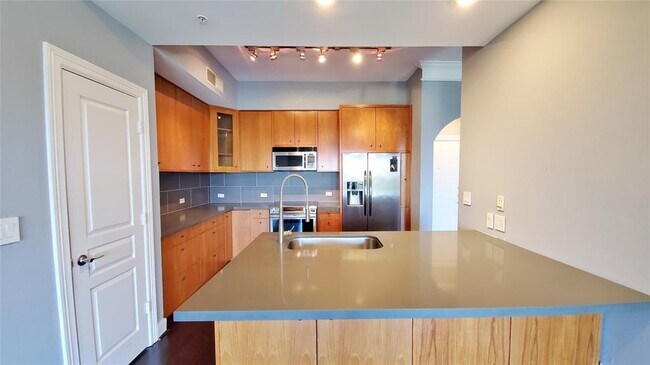 Building Photo - 3333 Allen Pkwy