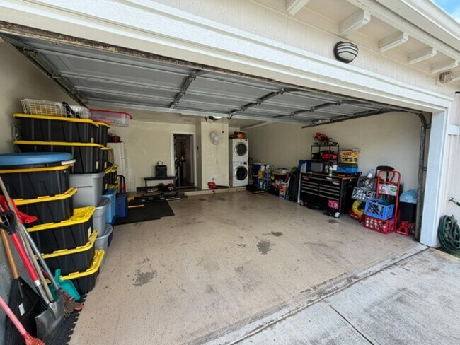 Building Photo - 3 bed 2.5 Bath 2 car garage/ Central AC/ Ewa Beach!