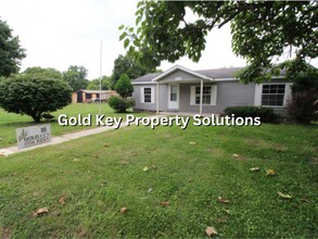 Building Photo - 3 BR 2 FULL BA House with Central Air (SECTION 8 APPROVED)