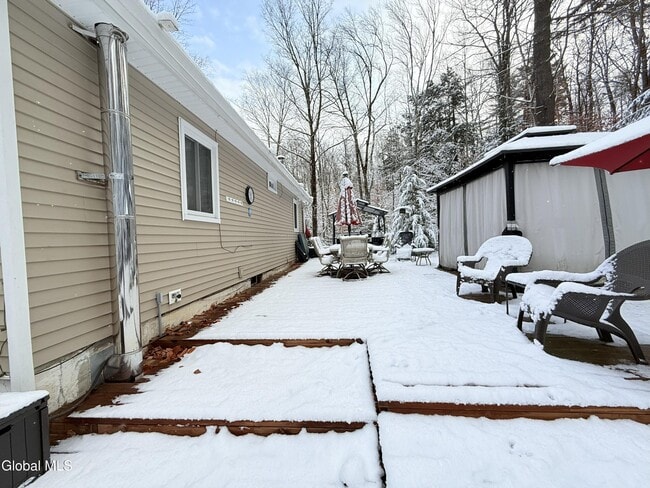 Building Photo - 23 Hillcrest Dr