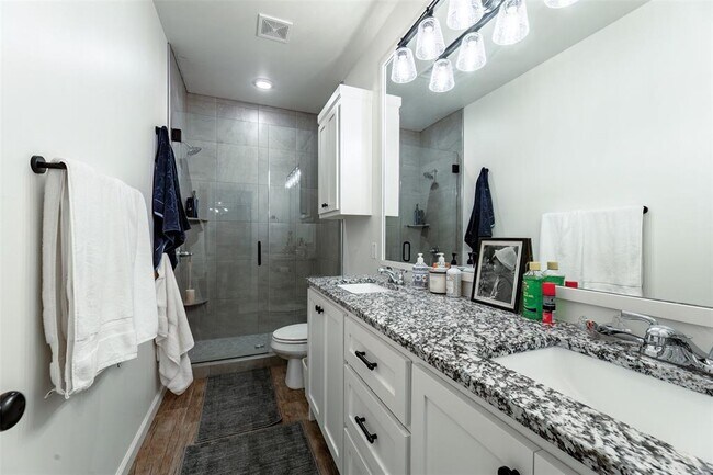 Building Photo - 2429 Rumble Ct