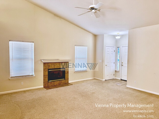 Building Photo - 1755 El Camino Verde Dr