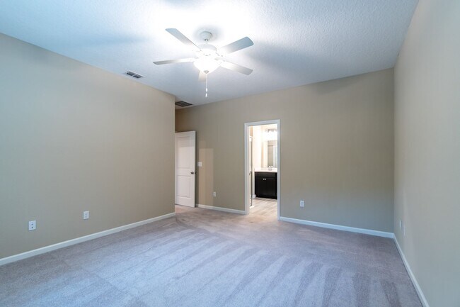 Building Photo - 6343 Morning Blf Dr
