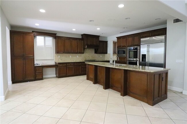 Building Photo - 2850 N Stone Pine Glen