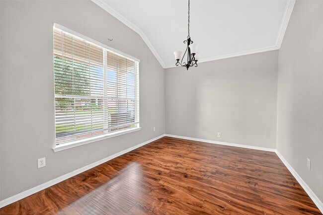 Building Photo - 5615 Brookhollow Oaks Trail
