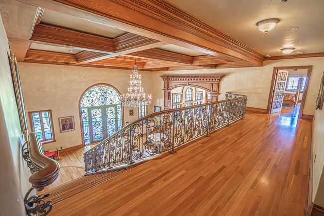 Building Photo - Private 5 Bedroom Estate for Rent in Santa...