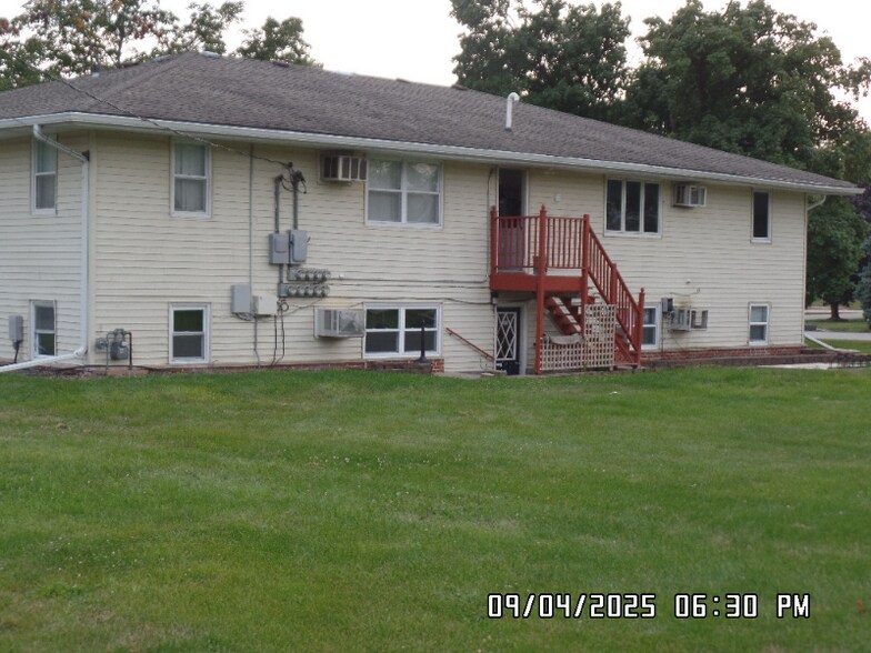 Building Photo - 210 W 8th St