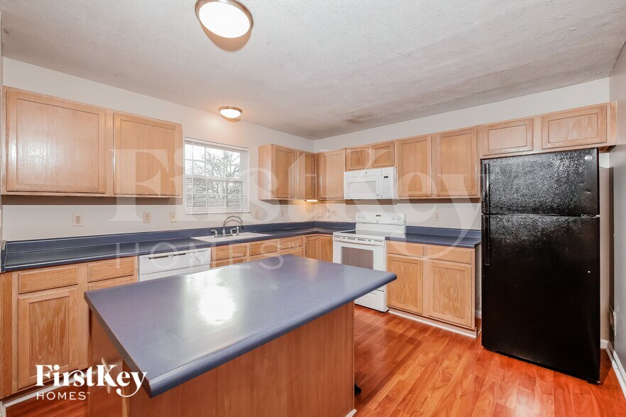 Building Photo - 1005 Quarterhorse Run