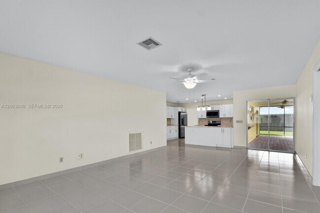 Building Photo - 2480 Windsor Rd