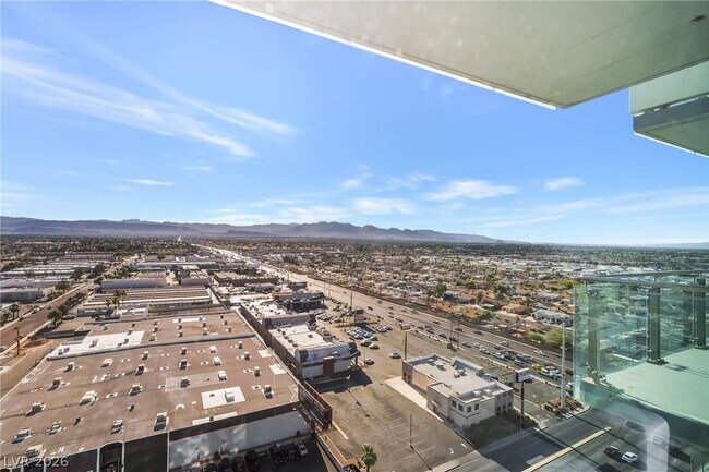 Building Photo - 4381 W Flamingo Rd