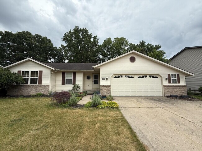 Building Photo - Charming 3-Bedroom Home with Finished Base...