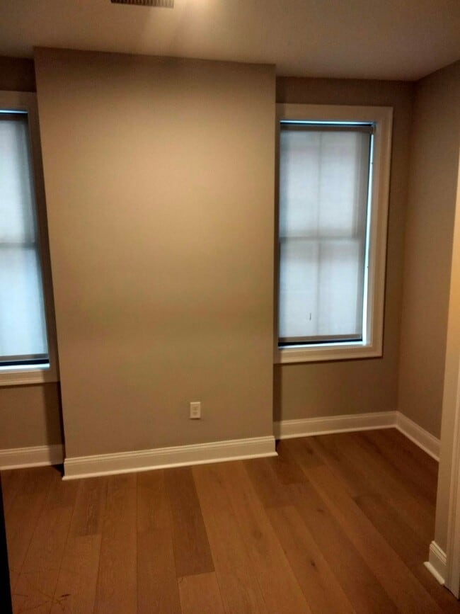 Building Photo - 24 Imlay St