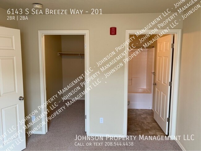 Building Photo - 6143 S Sea Breeze Way