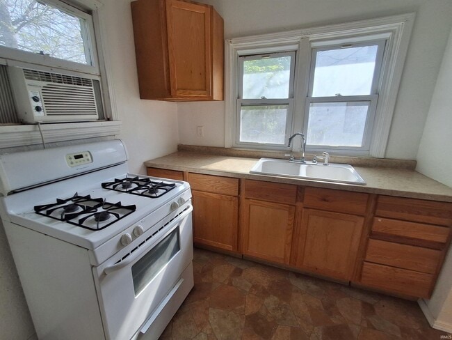 Building Photo - 2801 Pennsylvania St