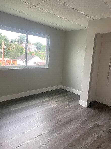 Building Photo - 419 Carothers Ave