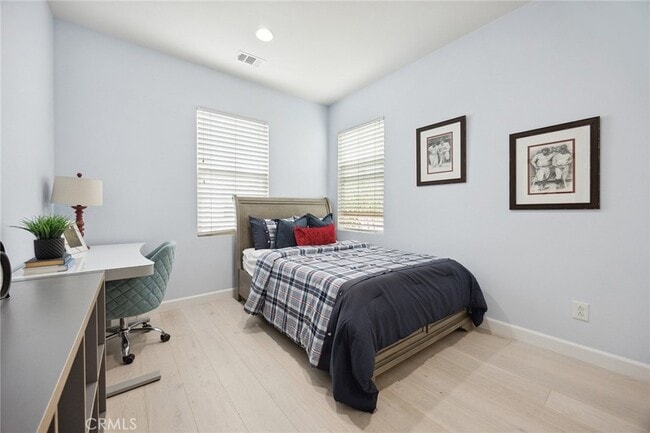 Building Photo - 210 Desert Bloom