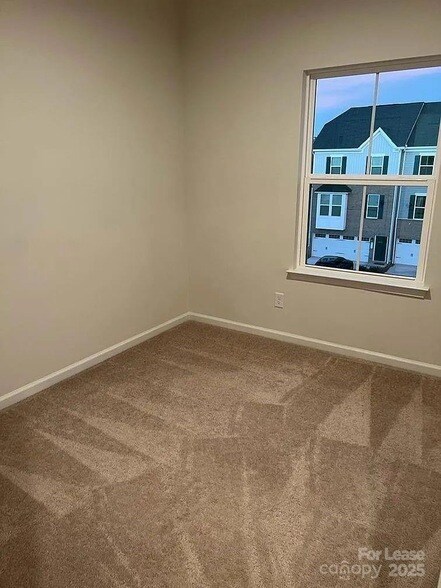 Building Photo - 2596 Grantham Place Dr