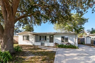 Building Photo - 121 Sunlit Cove Dr NE