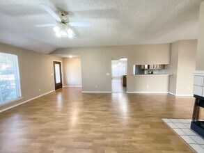 Building Photo - 18083 Holly Forest Dr